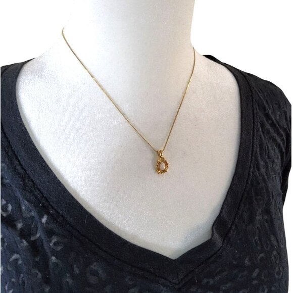 Womens Gold tone Teardrop Shaped Pendant With White Stone Inset Necklace - Picture 3 of 7